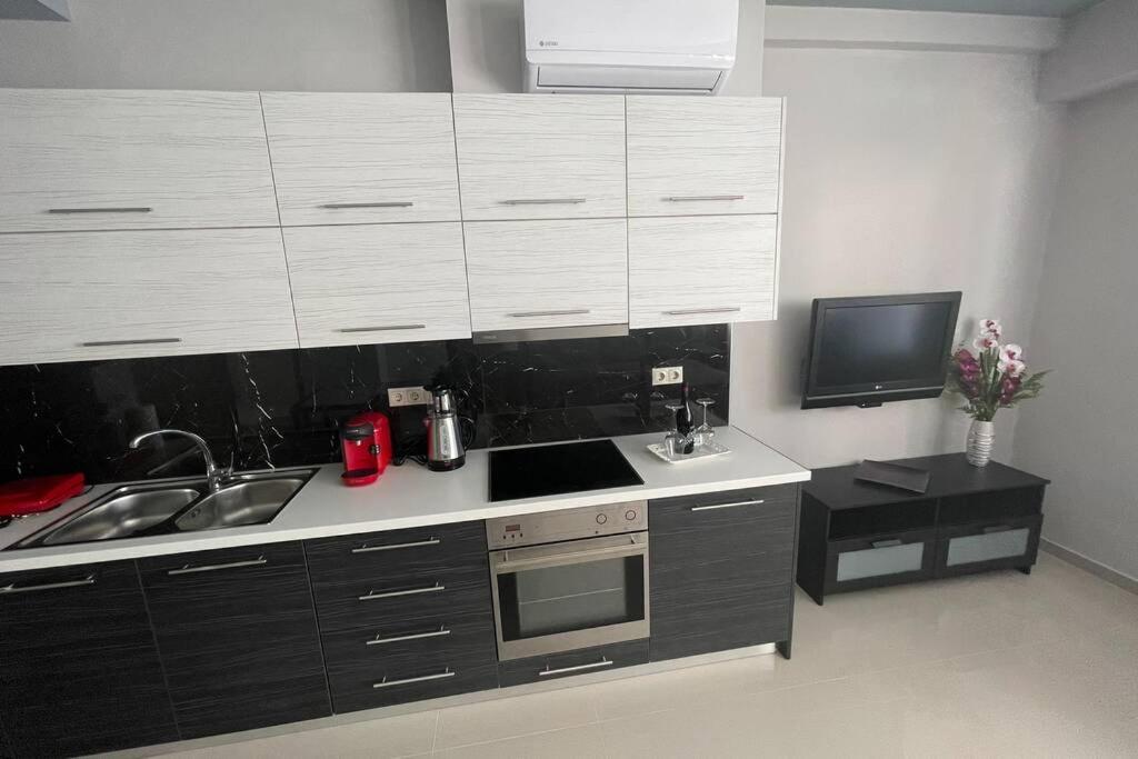 Maxim Deluxe Apartment Nea Alikarnassos Exterior foto