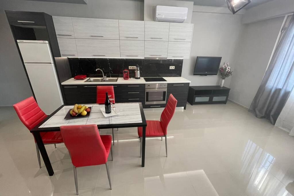 Maxim Deluxe Apartment Nea Alikarnassos Exterior foto